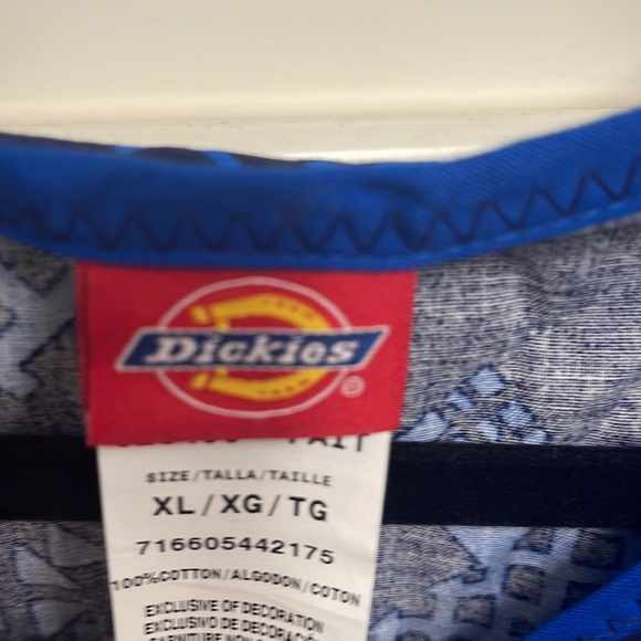Dickies woman’s scrub top, XL, NWT - Picture 2 of 4
